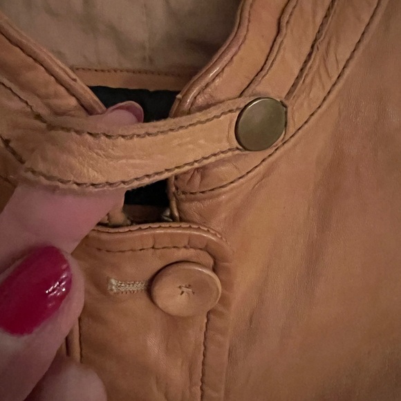 Sold. RARE GAP LEATHER Mod Jacket fully Lined. Gold Women’s Sz XS Buttery Soft. - Picture 6 of 16